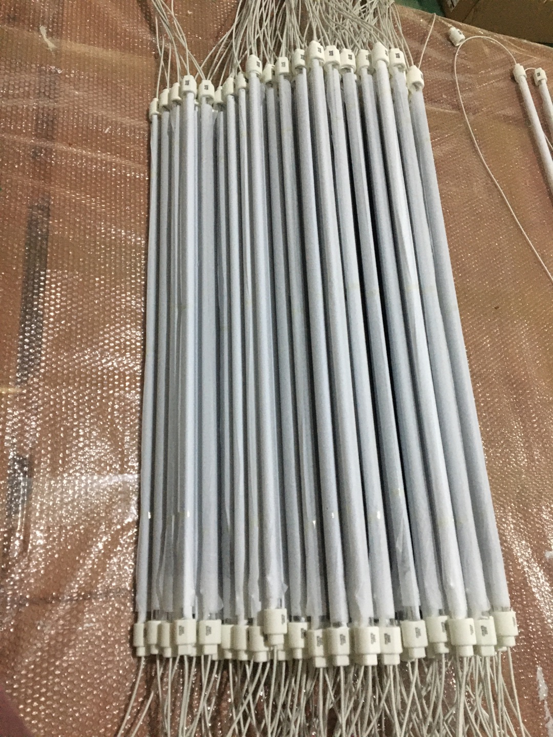Technical Analysis of 1200W 220V Carbon Fiber Infrared Heat Lamps with Ruby and Gold Coatings